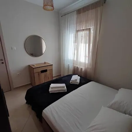 ευρύχωρο και άνετο διαμερισμα Apartment